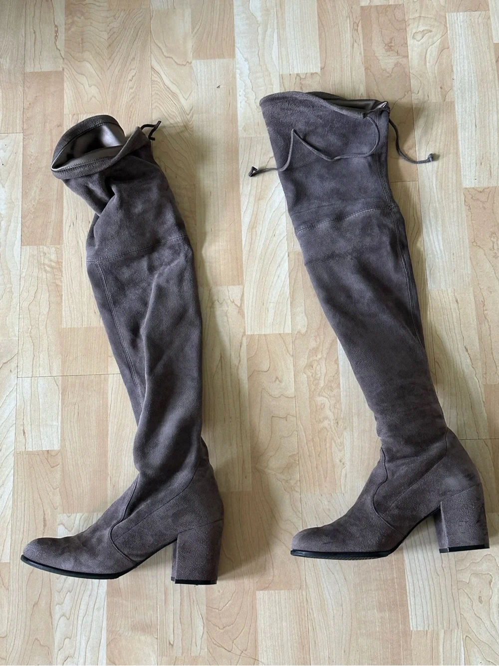 Stuart Weitzman 